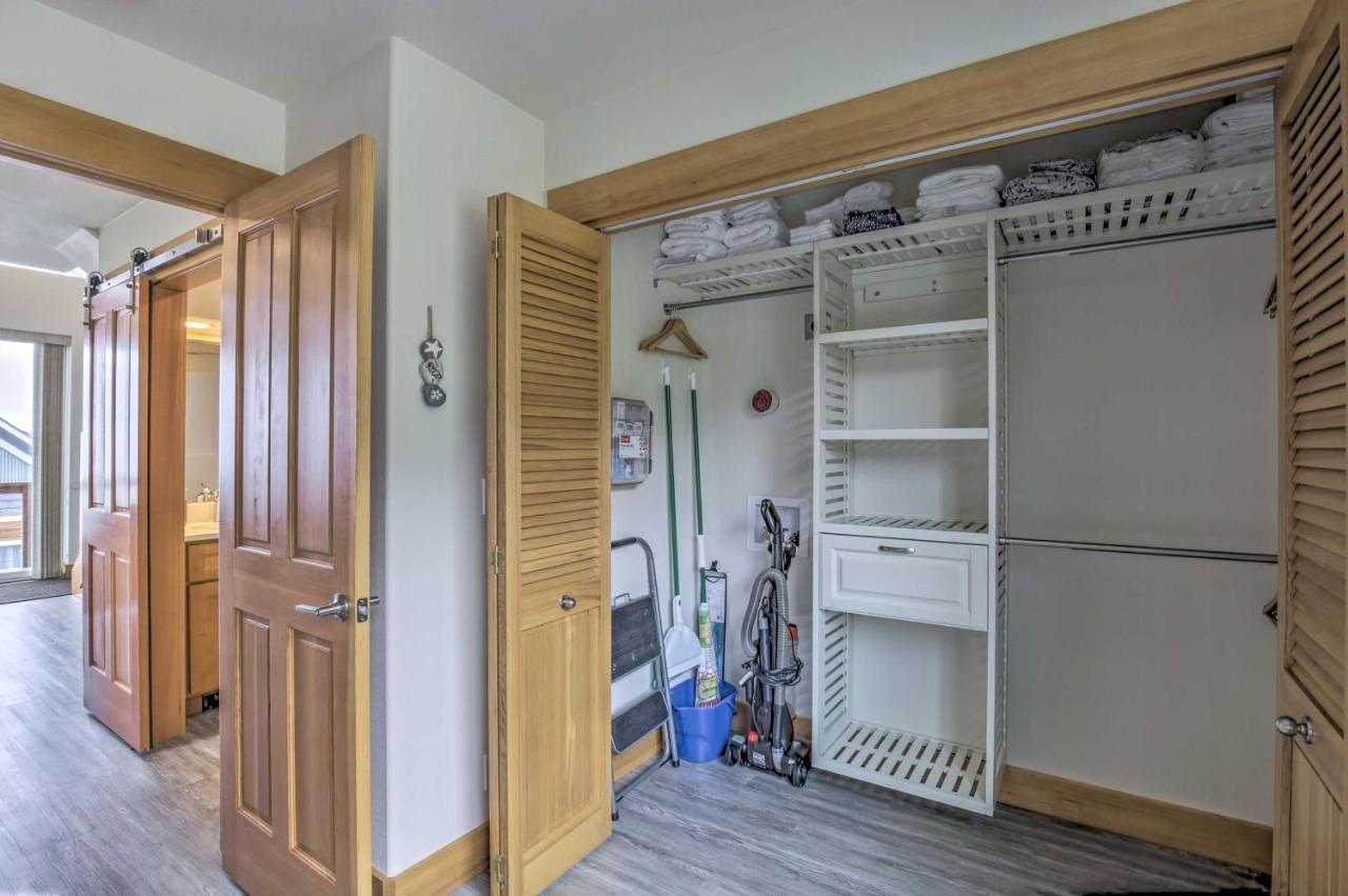 Chic Beachfront Abode With Balcony And Beach Access! Yachats Exteriör bild